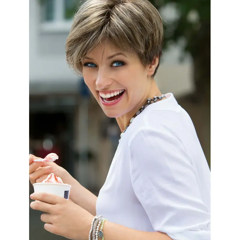 Graceful Blonde Straight Short Synthetic Wigs
