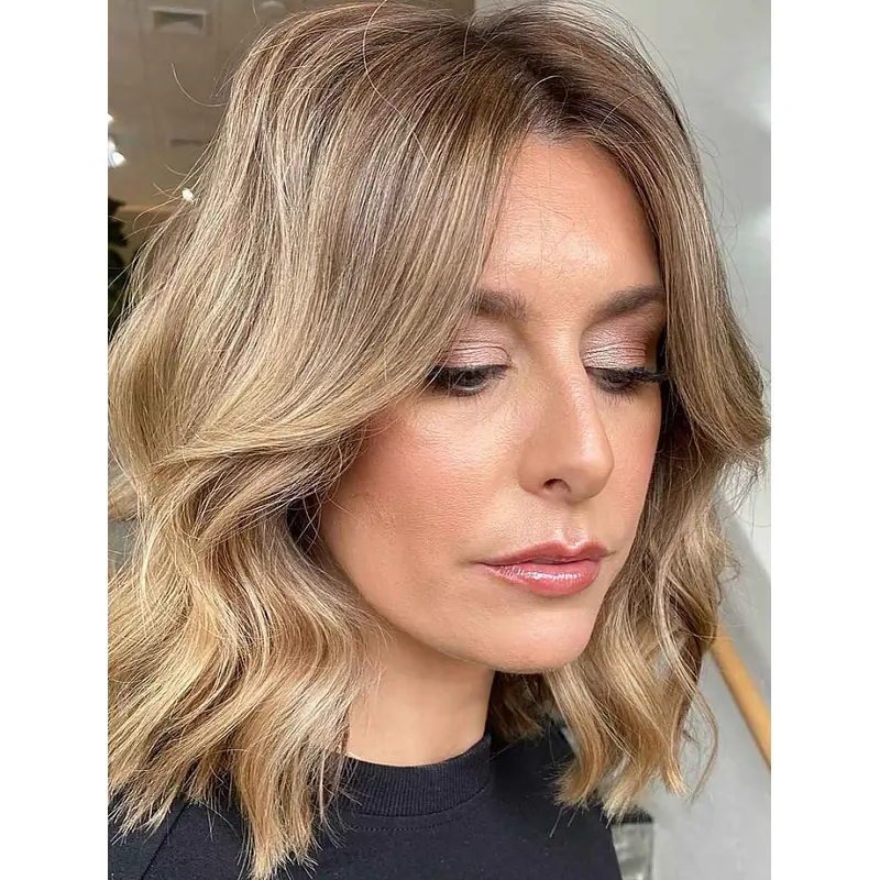 Wigs Medium Length Wavy Lace Wigs Synthetic Without Bangs Wigs